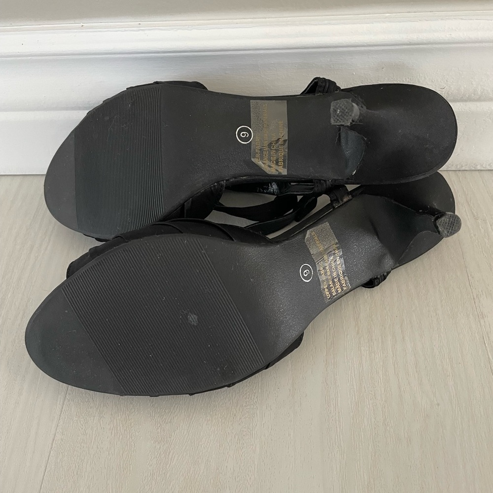 Women's Black Slingback Heels - Picture 4 of 8